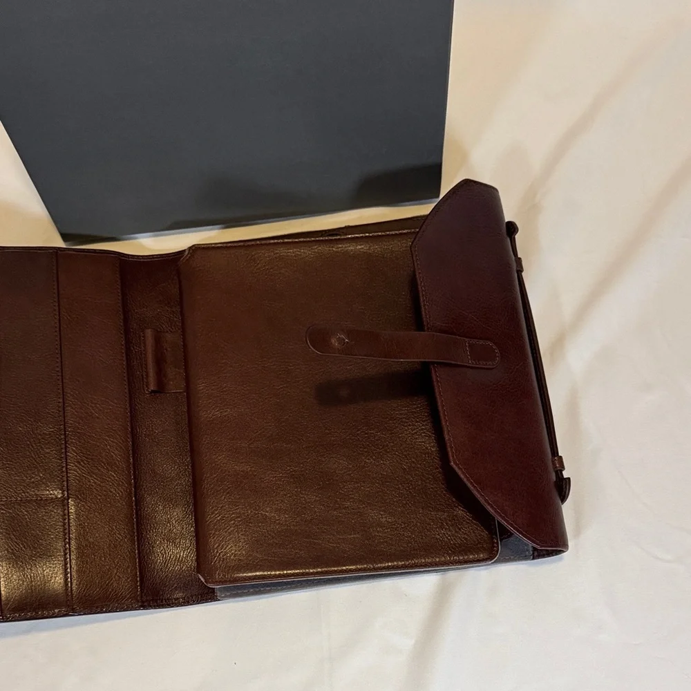 Brookstone Dark Brown Leather iPad/Tablet case -New